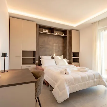 Apartahotel The Essential V - Modern With Private Parking Bari